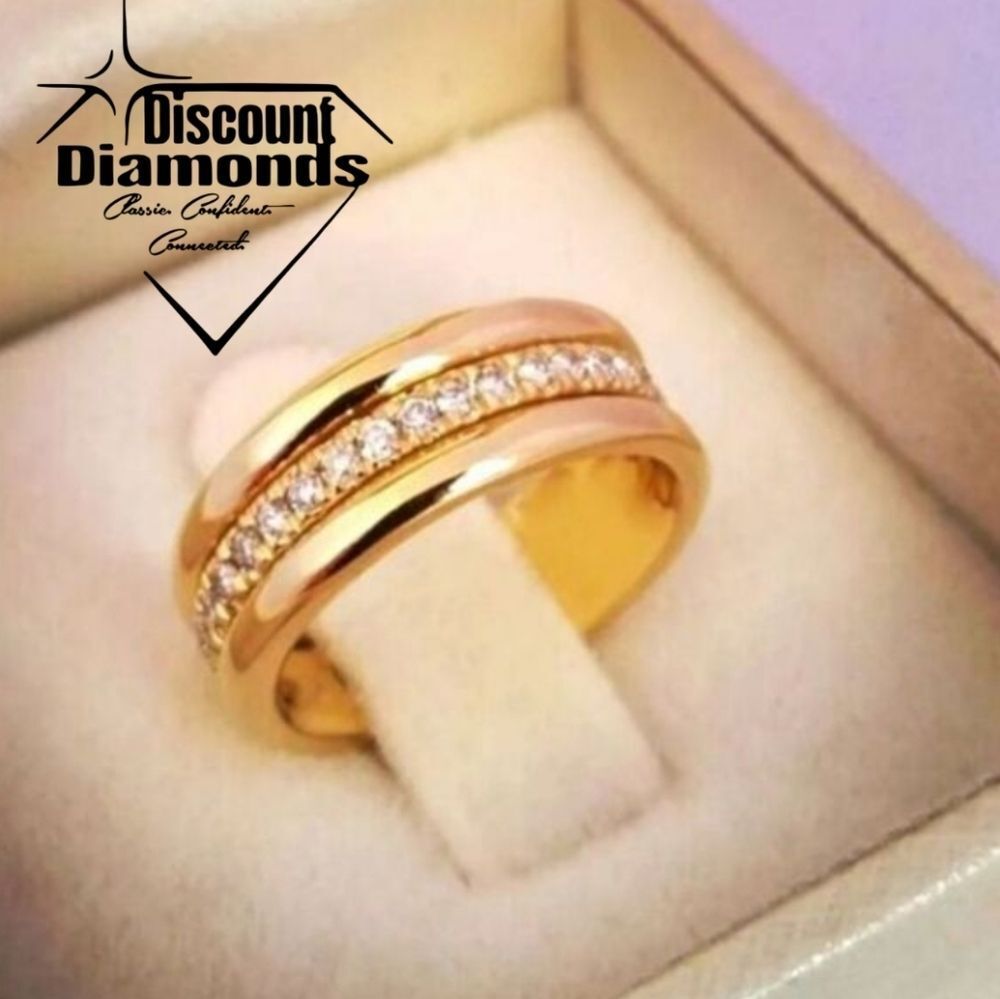 18K Bright Yellow Gold Diamond Wedding / Cocktail Ring on Titanium